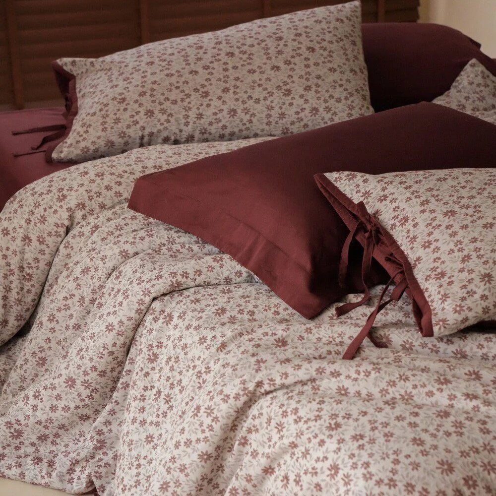 Bedding Set 4-Piece Floral Percale Reversible Satin Back