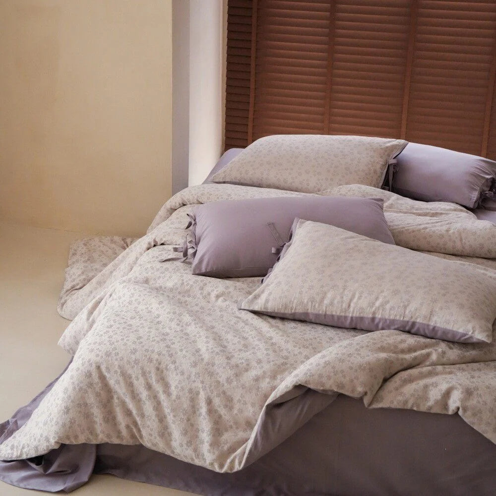 Bedding Set 4-Piece Floral Percale Reversible Satin Back