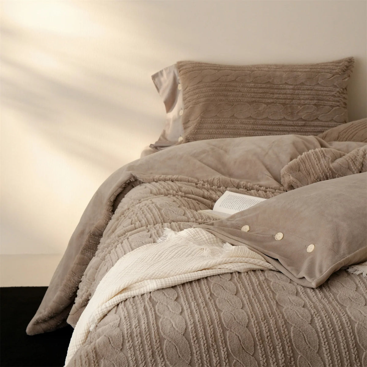 Bedding Set Chenille Textured Reversible Fleece Back