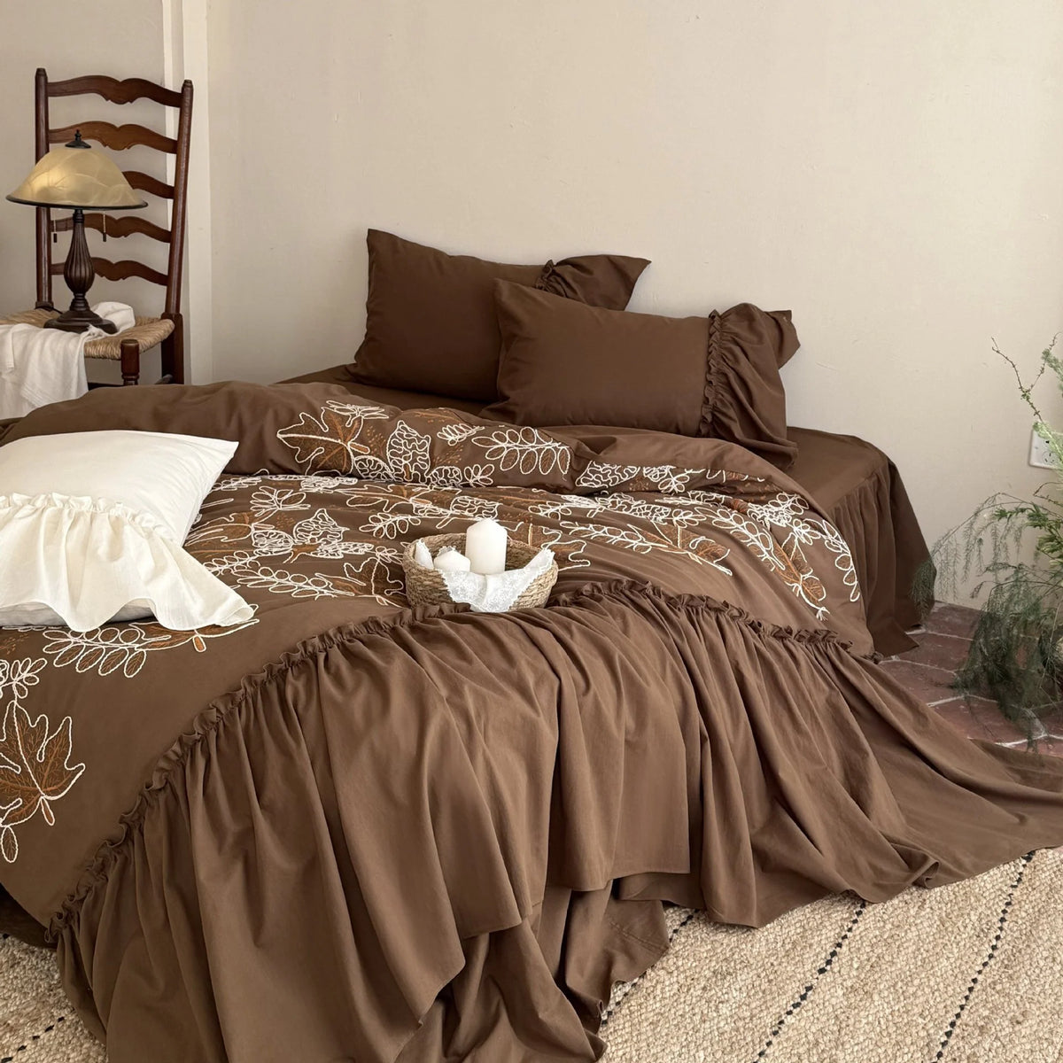 Bedding Set Cotton Blend Embroidered Leaf & Ruffled Pillowcases