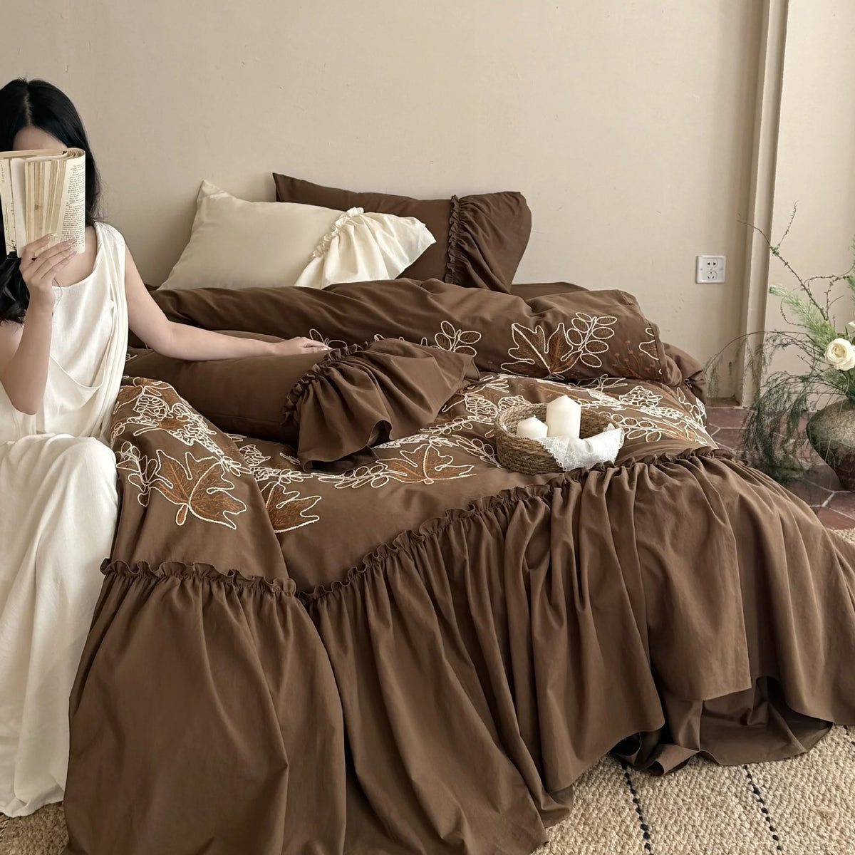 Bedding Set Cotton Blend Embroidered Leaf & Ruffled Pillowcases