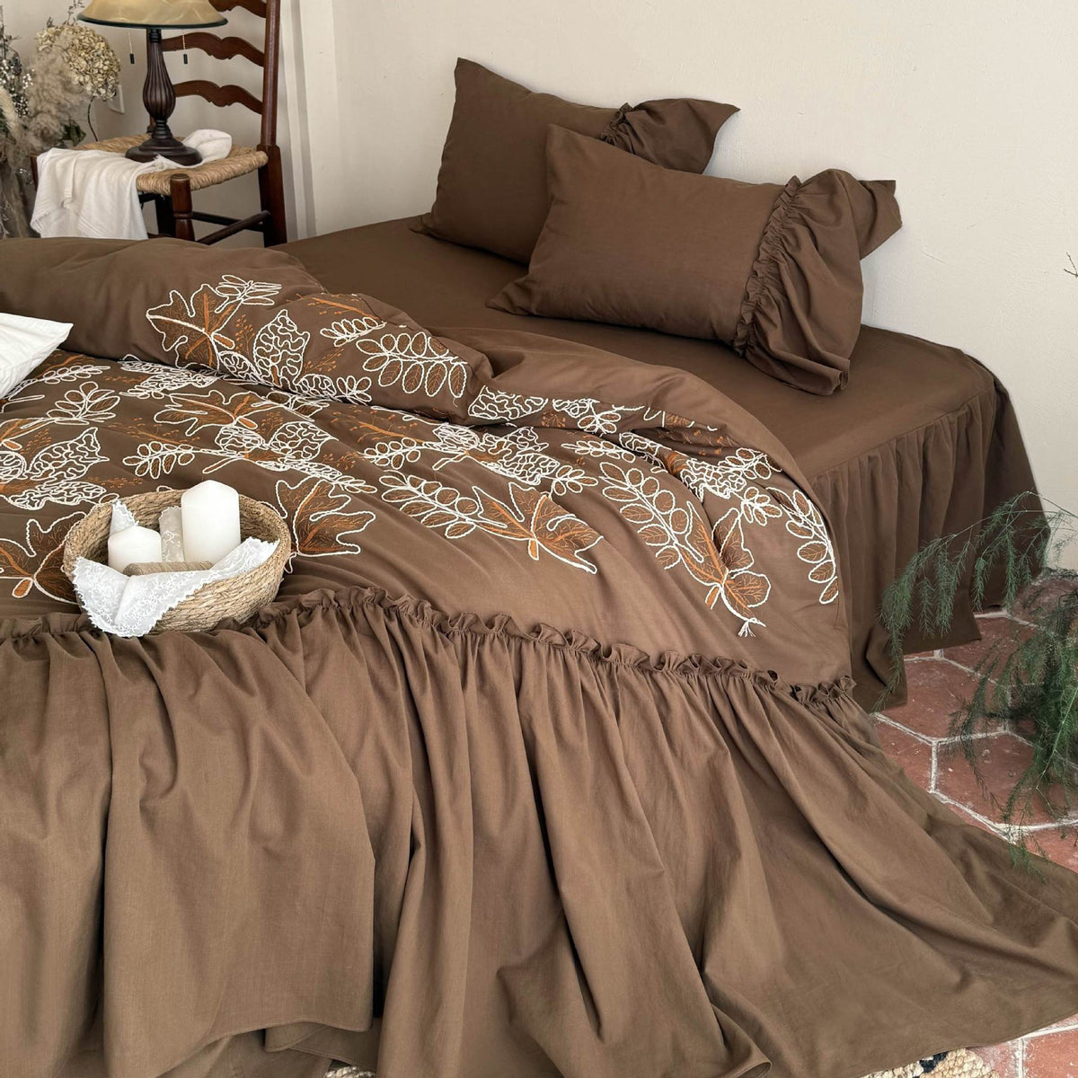 Bedding Set Cotton Blend Embroidered Leaf & Ruffled Pillowcases