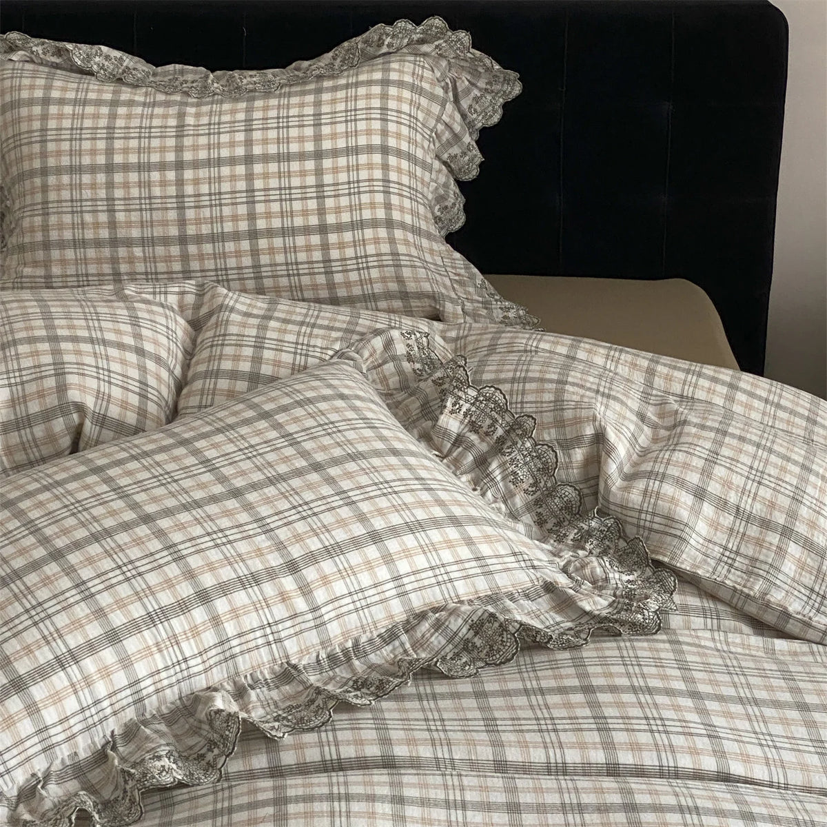 Bedding Set Cotton-Linen Check With Lace Ruffles