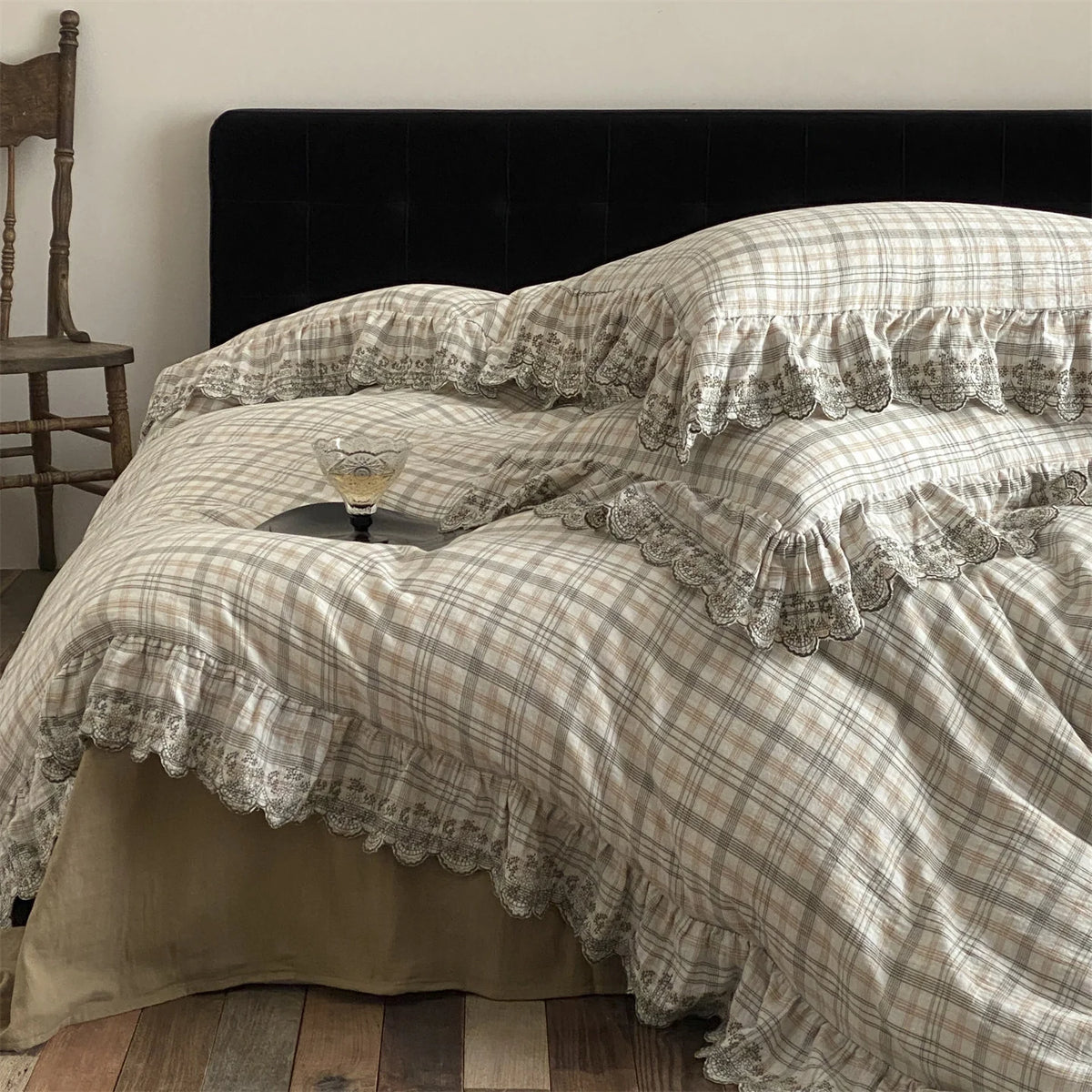 Bedding Set Cotton-Linen Check With Lace Ruffles
