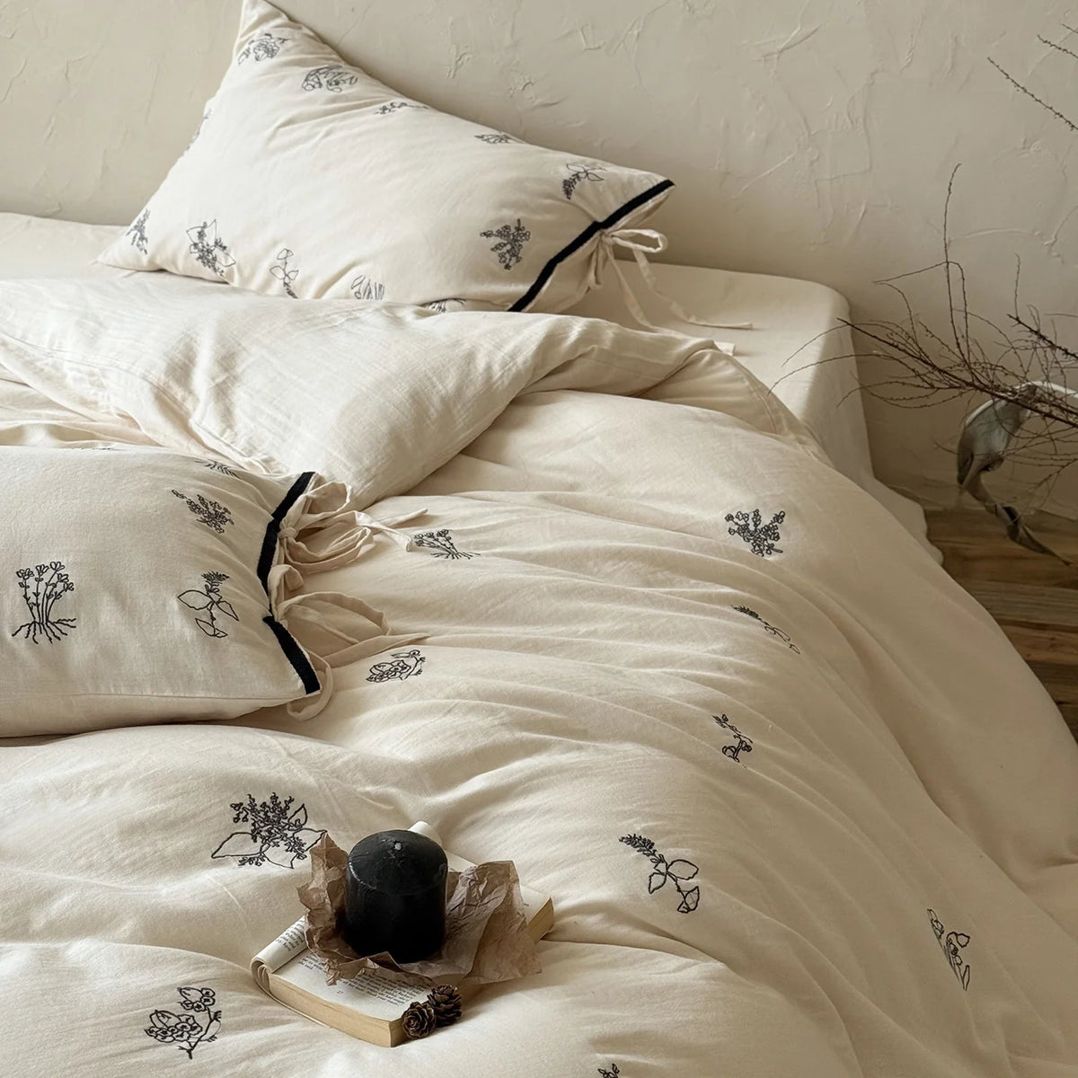 Bedding Set Cotton-Linen Floral Embroidery Bow-Closure Pillowcases