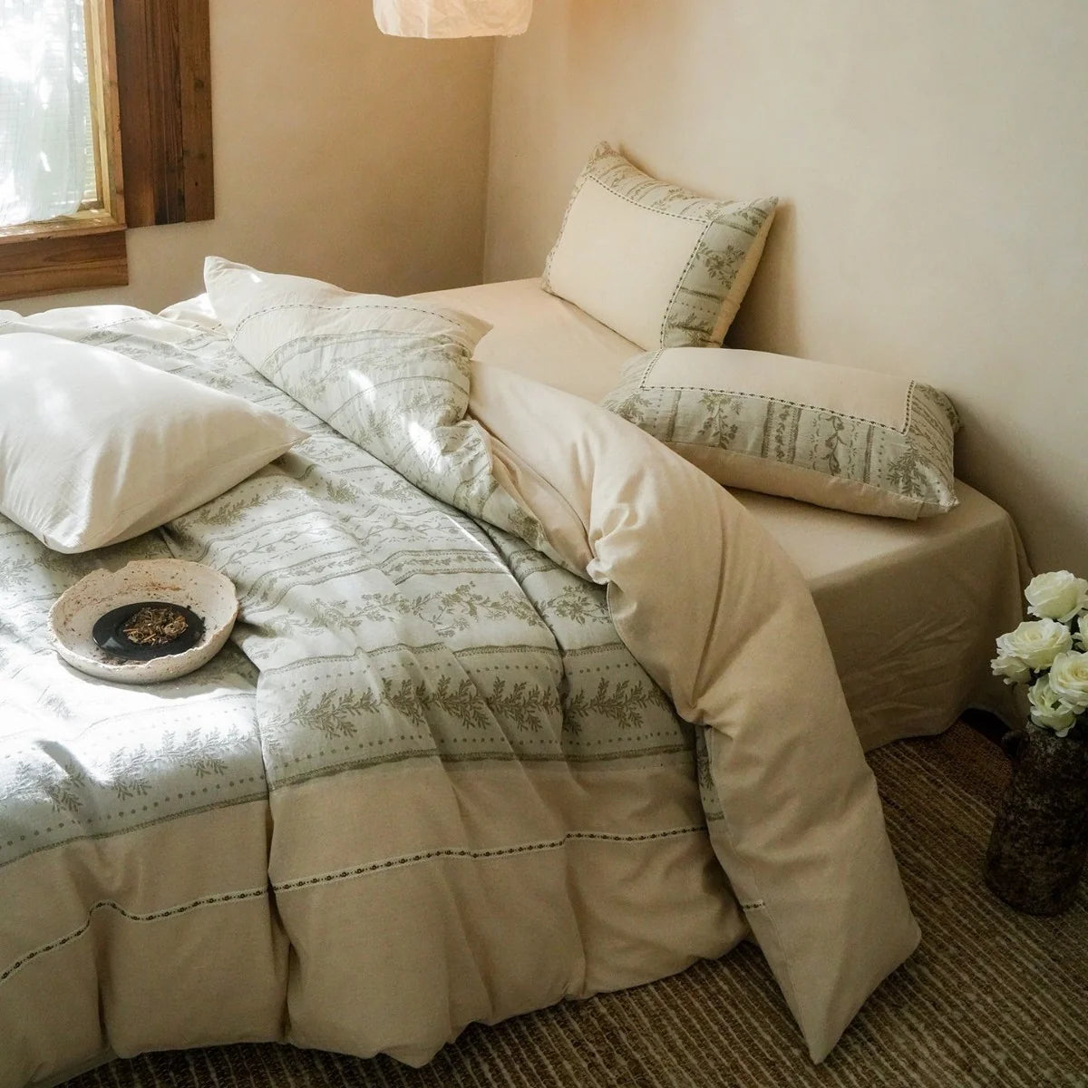 Bedding Set Cotton-Linen Subtle Floral Stripe 4-Piece