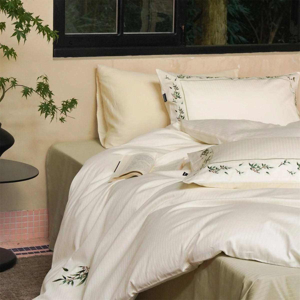 Bedding Set Cotton Satin Embroidered Leaf Four-Piece All-Season