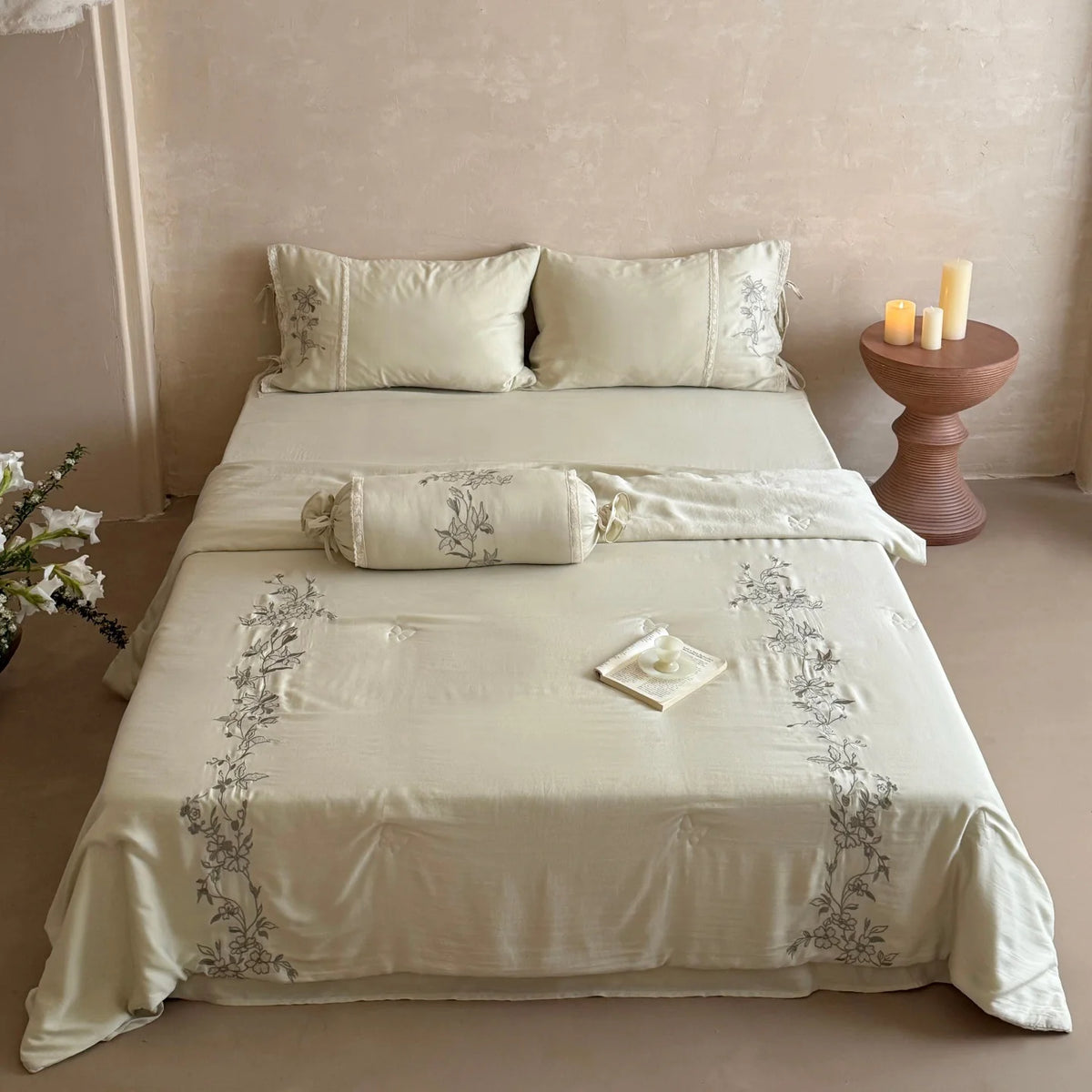 Bedding Set Cotton Satin Floral Embroidered 4-Piece