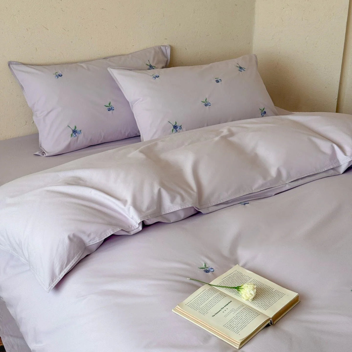 Bedding Set Cotton Satin Silky-Matte Berry Embroidery