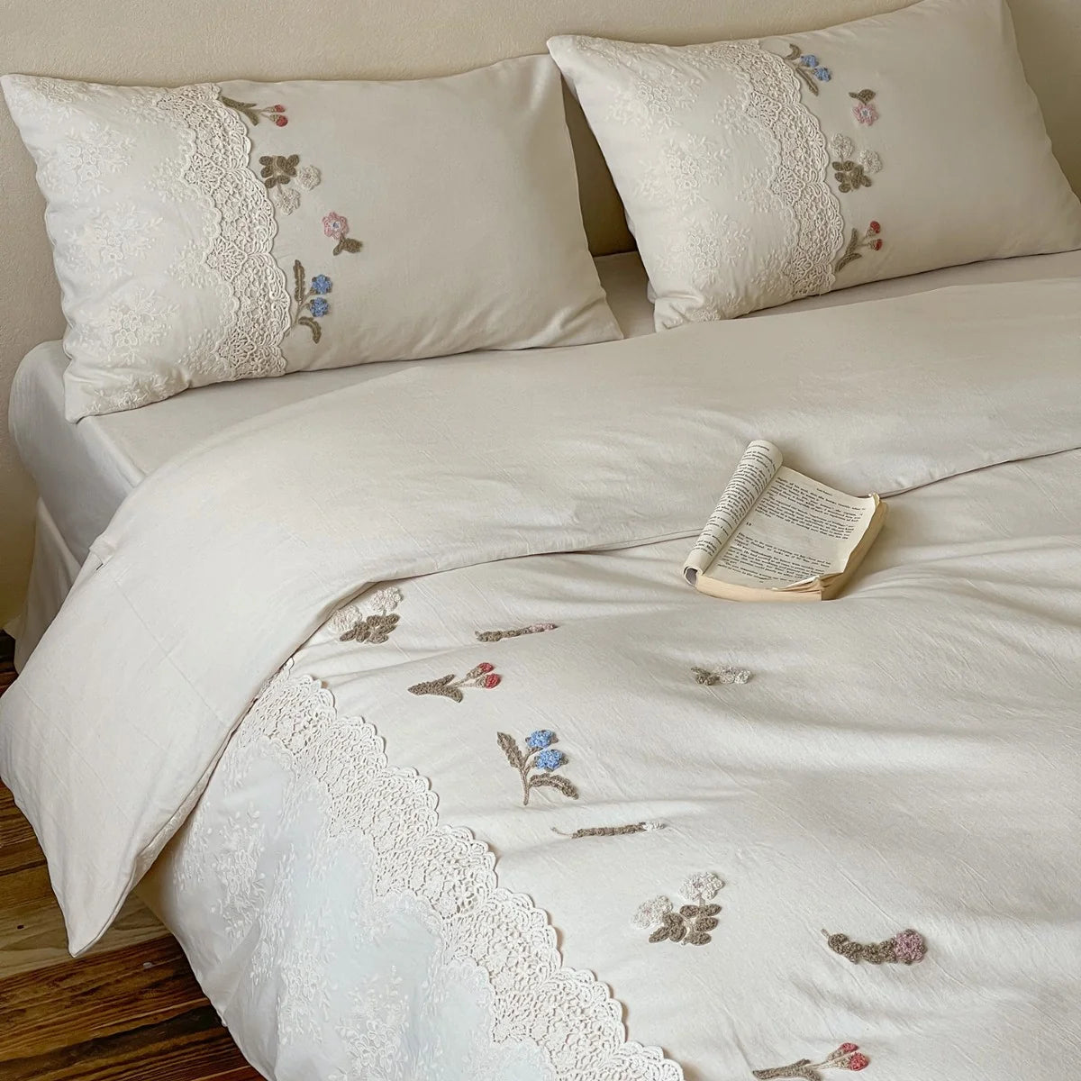 Bedding Set Embroidered Cotton Satin 4-Piece