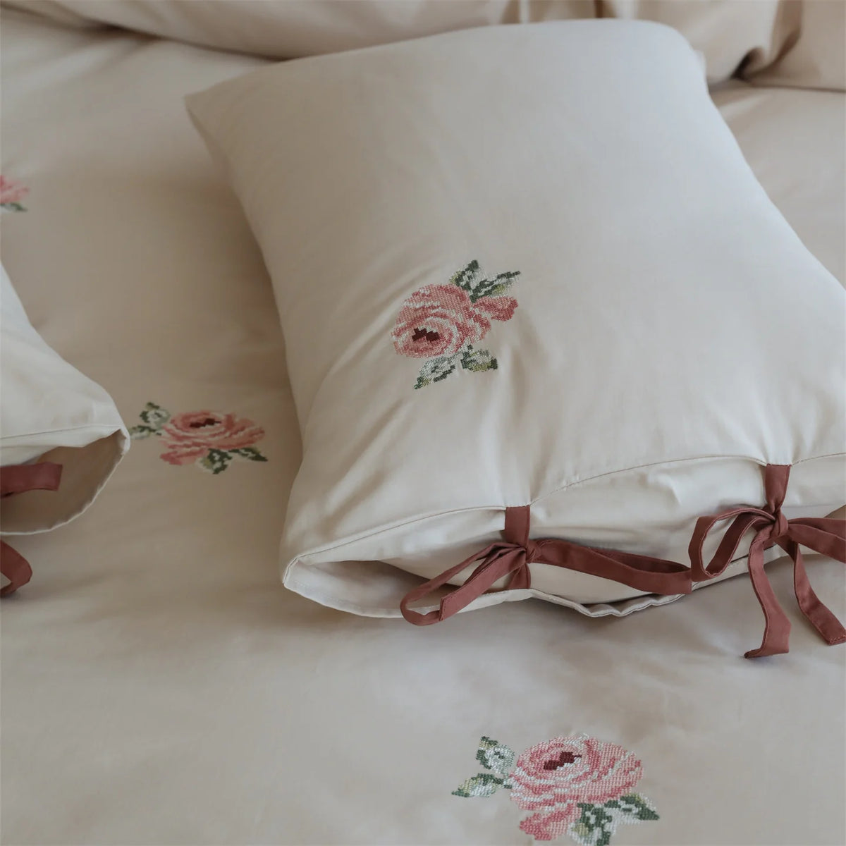 Bedding Set Embroidered Cotton Satin Bow Closure