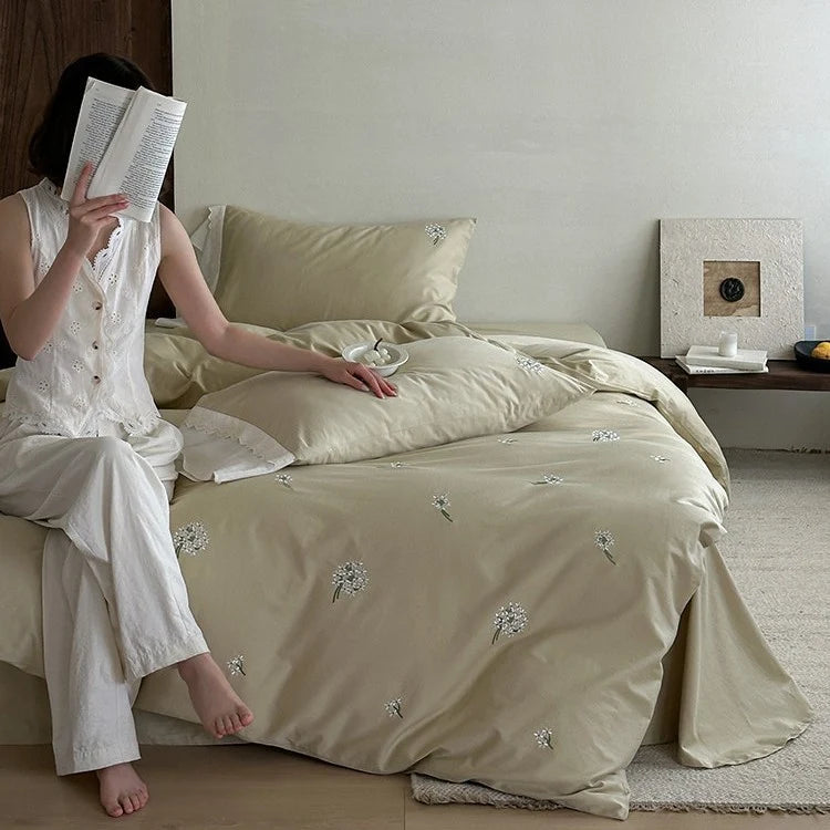 Bedding Set Embroidered Cotton Satin Four Piece