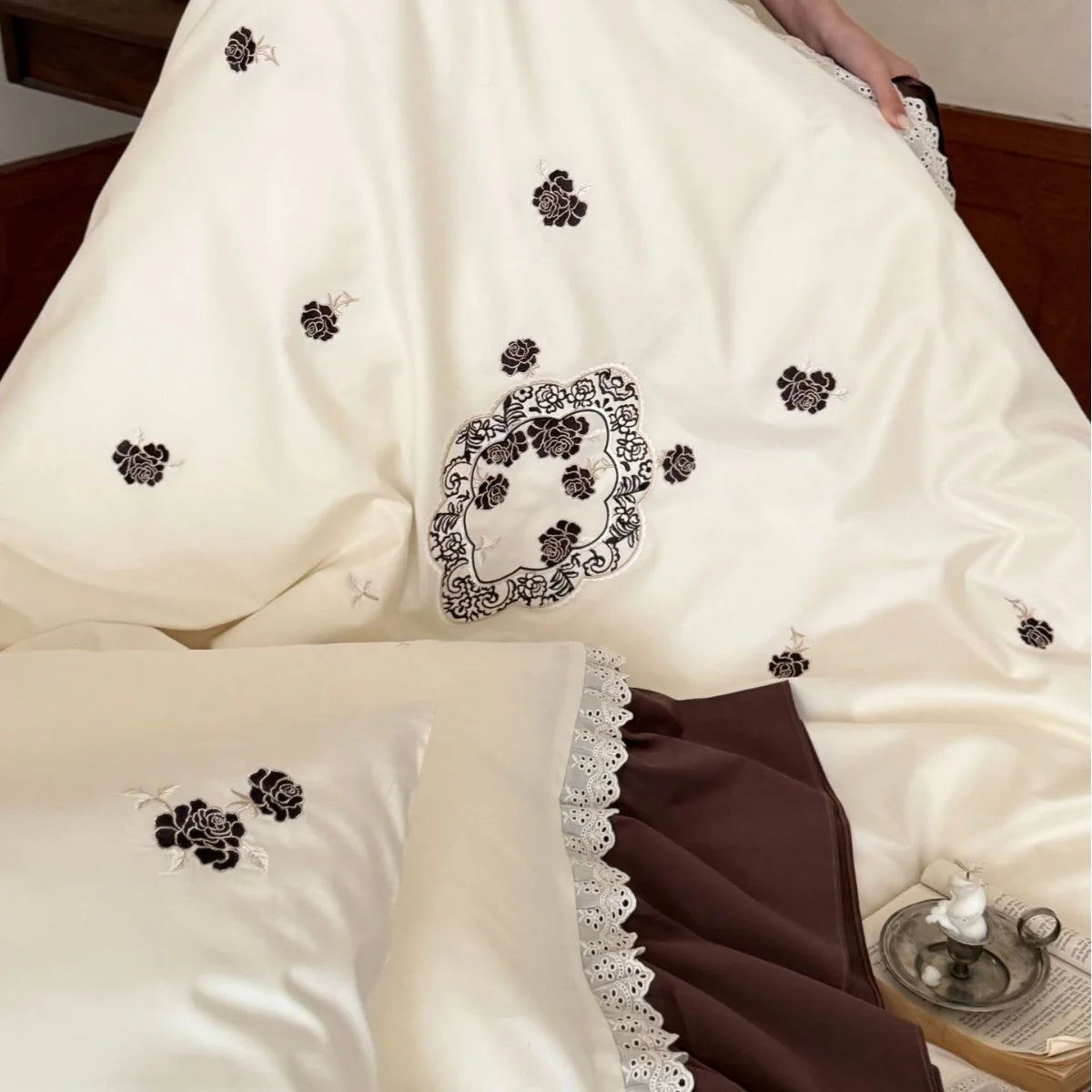 Bedding Set Embroidered Cotton Satin Frilled Set of 4
