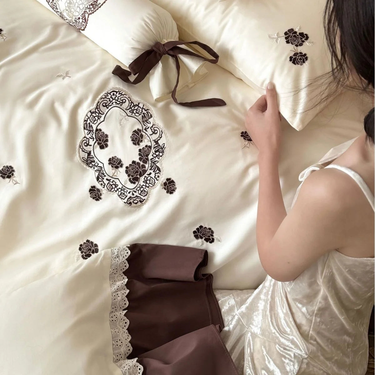 Bedding Set Embroidered Cotton Satin Frilled Set of 4