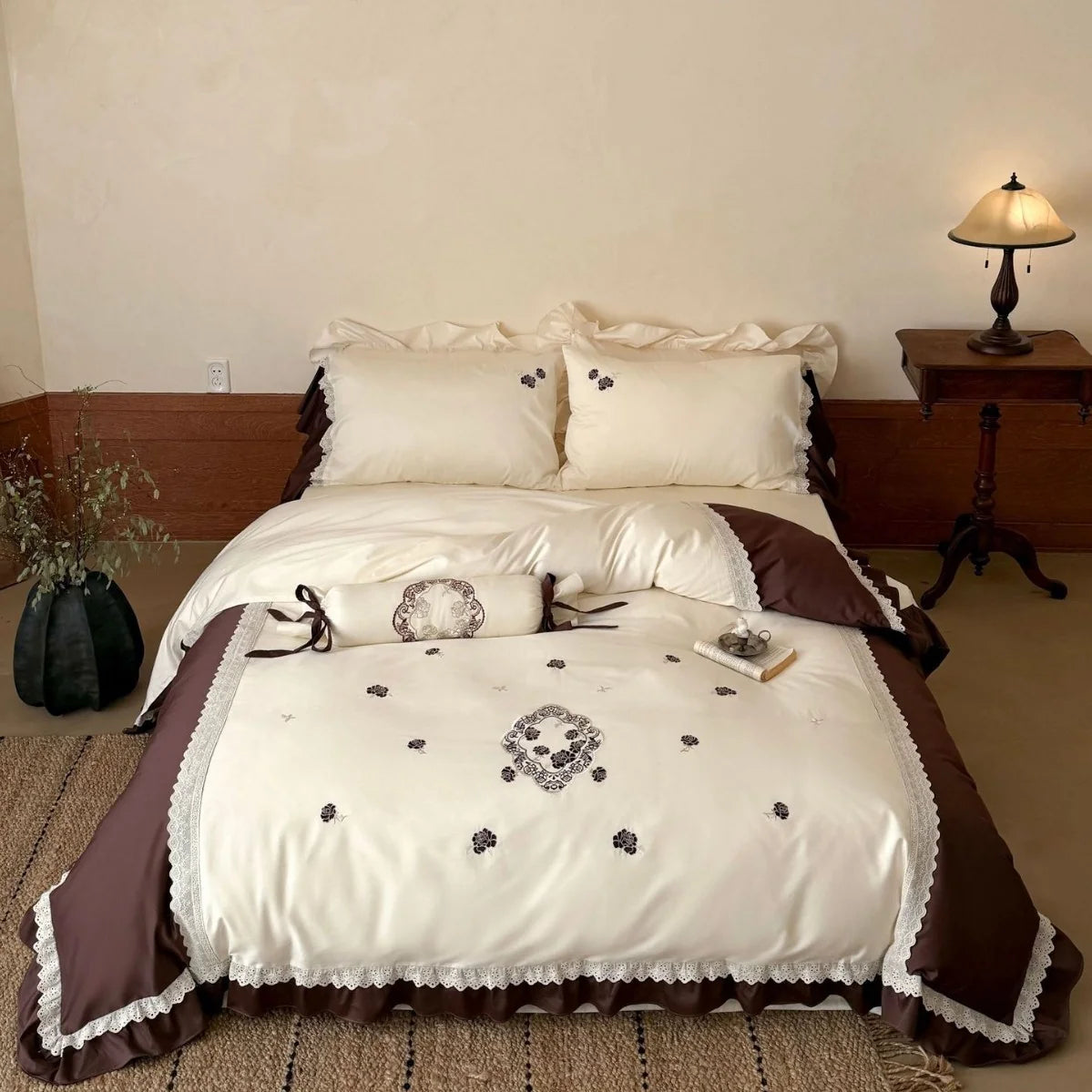 Bedding Set Embroidered Cotton Satin Frilled Set of 4