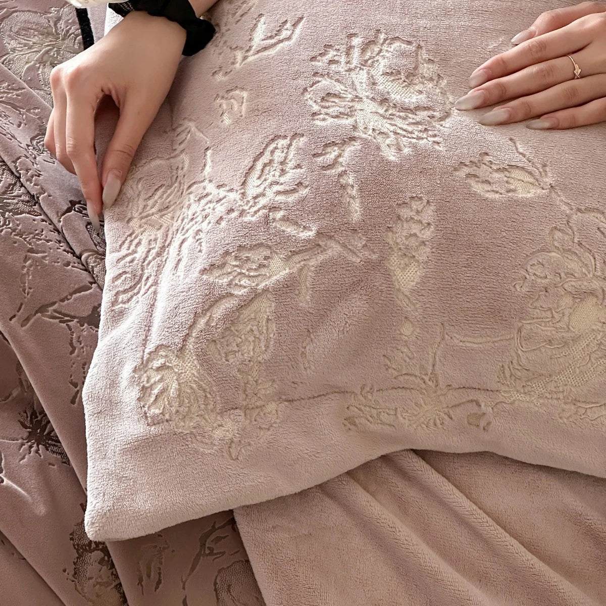 Bedding Set Embroidered Floral Velvet Concealed Zipper