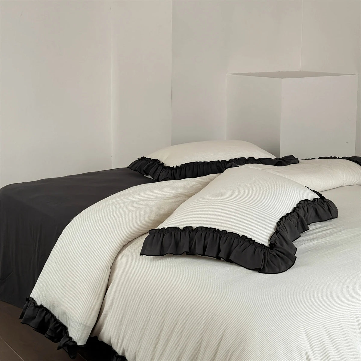 Bedding Set Fine Cotton Blend Ruffle Trim Wrinkle-Resistant