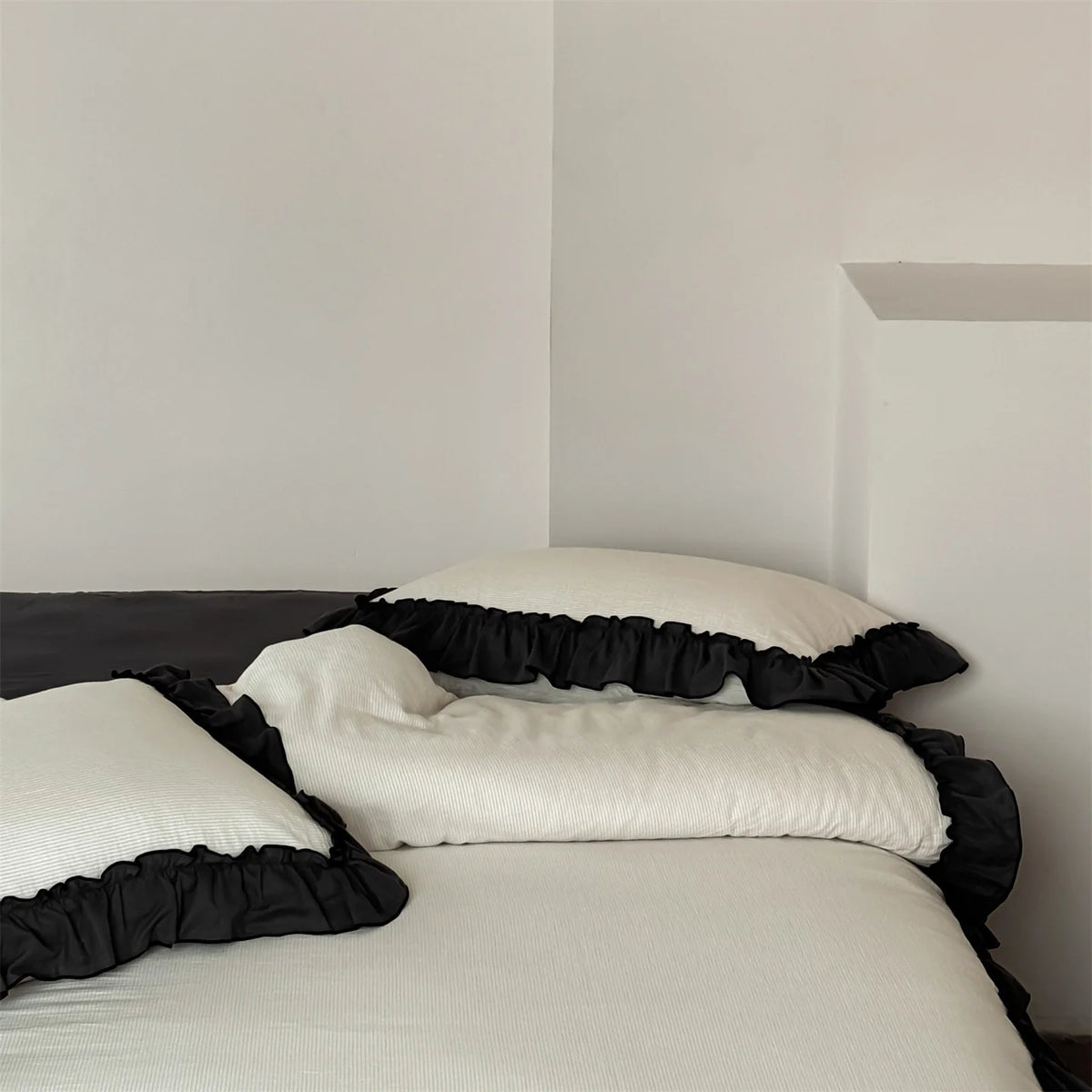 Bedding Set Fine Cotton Blend Ruffle Trim Wrinkle-Resistant