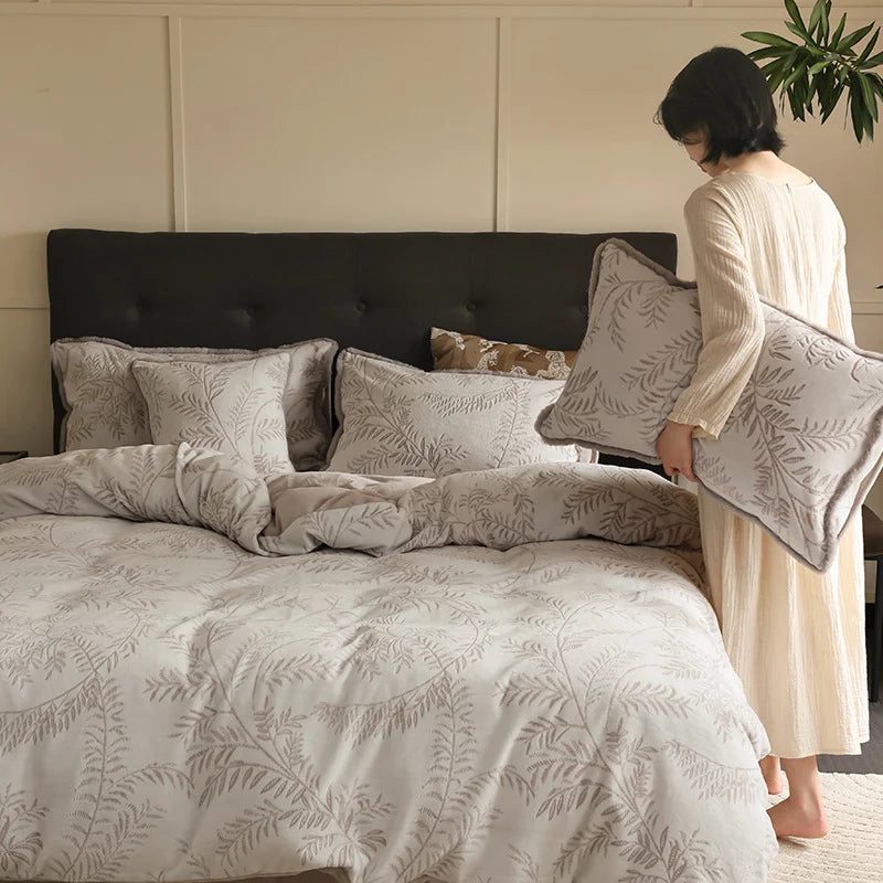 Bedding Set Jacquard Leaf Relief Lightly Quilted Reversible