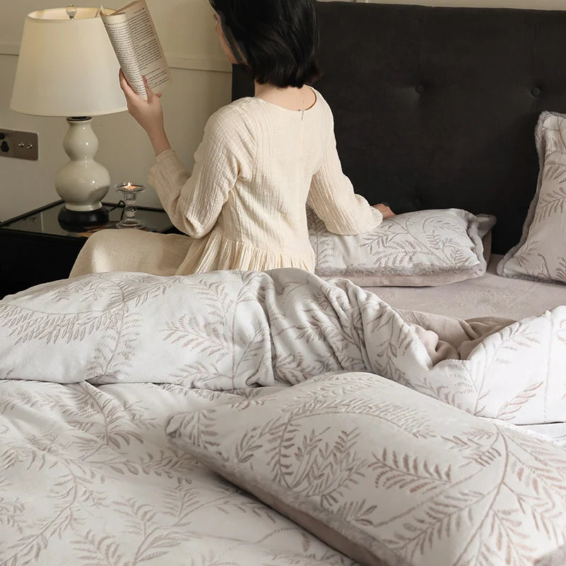 Bedding Set Jacquard Leaf Relief Lightly Quilted Reversible