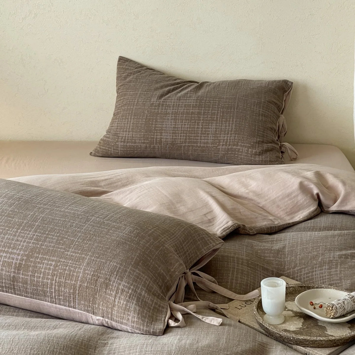 Bedding Set Reversible Cotton Satin Textured Cross Pattern