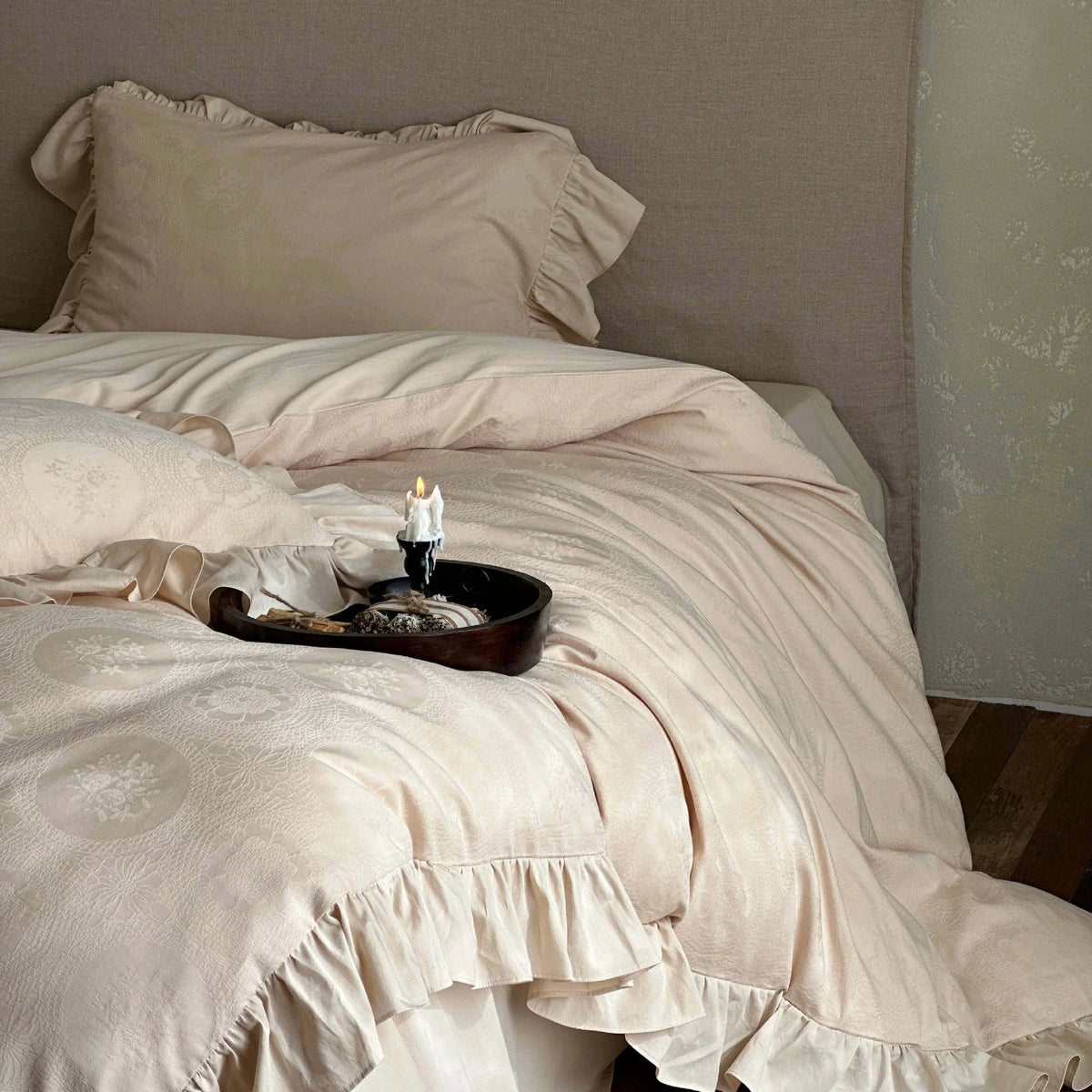 Bedding Set Ruffled Cotton Jacquard Medallion 4 Piece