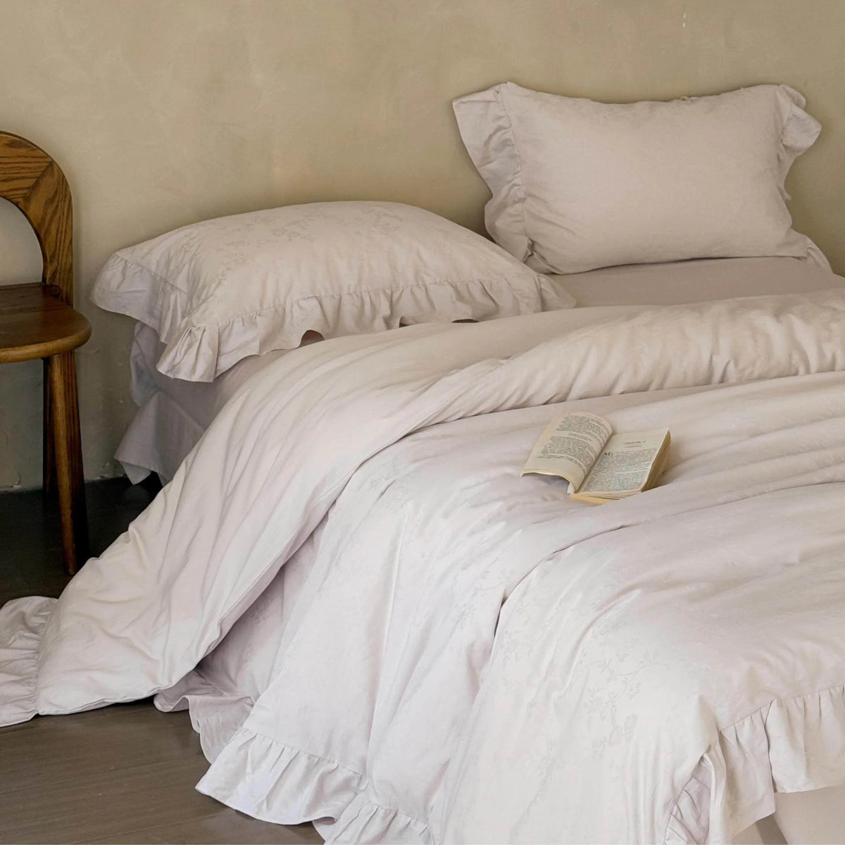 Bedding Set Ruffled Cotton Jacquard Medallion 4 Piece
