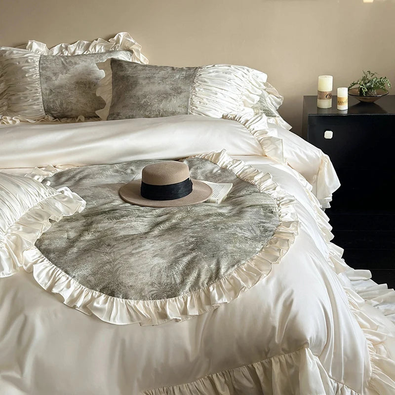 Bedding Set Ruffled Edges & Velvet Heart Appliqué