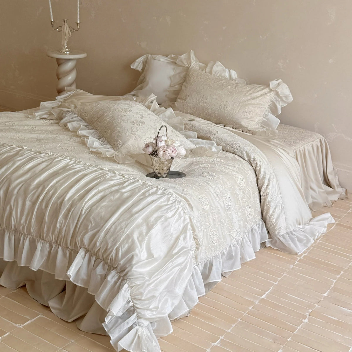Bedding Set Ruffled Floral Embroidery 4-Piece With Bed Skirt