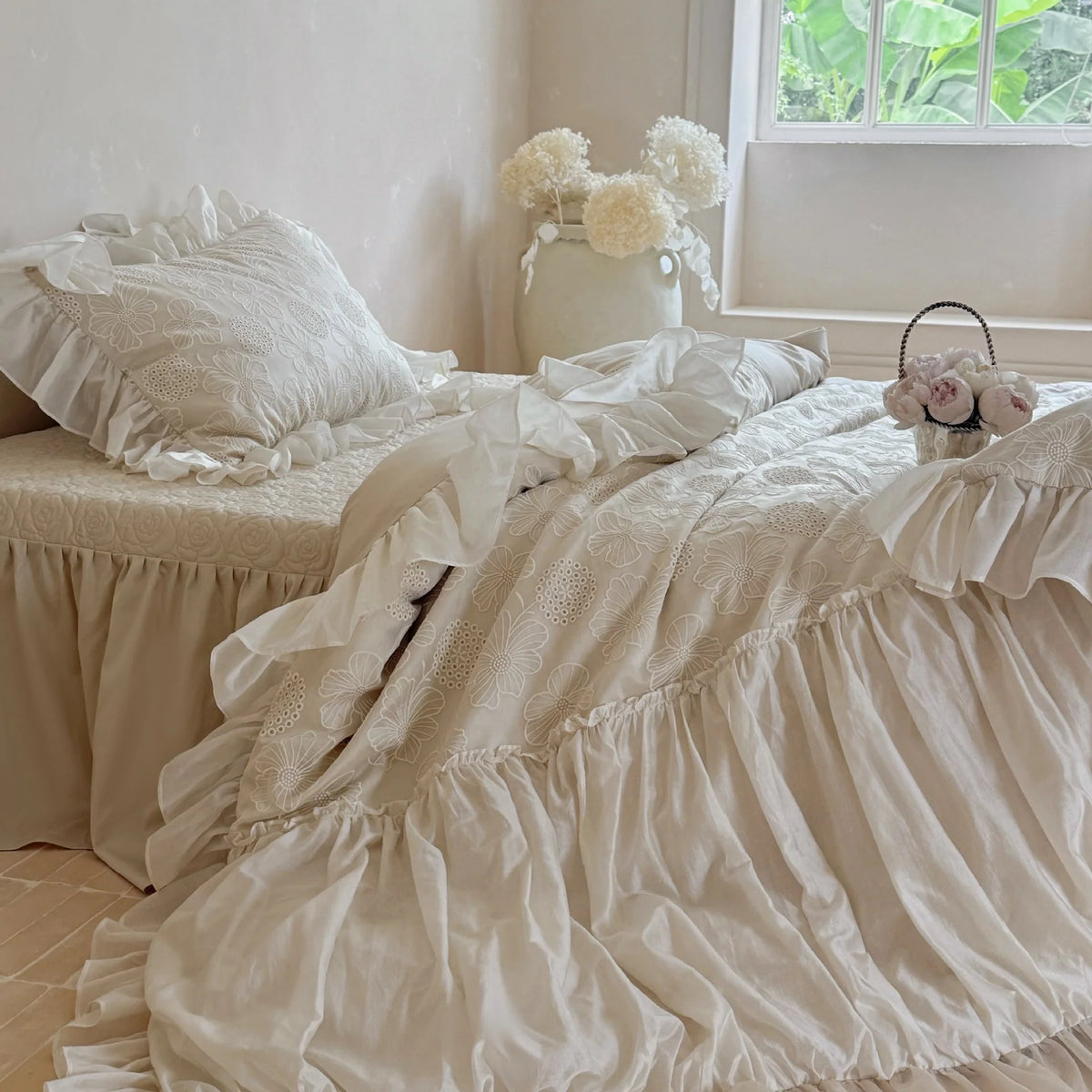 Bedding Set Ruffled Floral Embroidery 4-Piece With Bed Skirt