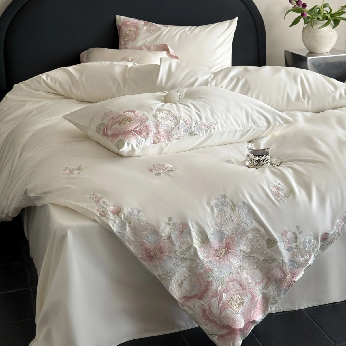 Bedding Set Satin Floral Relief Embroidery 4-Piece