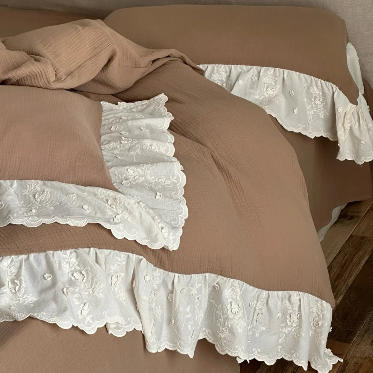Bedspread 4-Piece Quilted Cotton Gauze Embroidered Ruffles