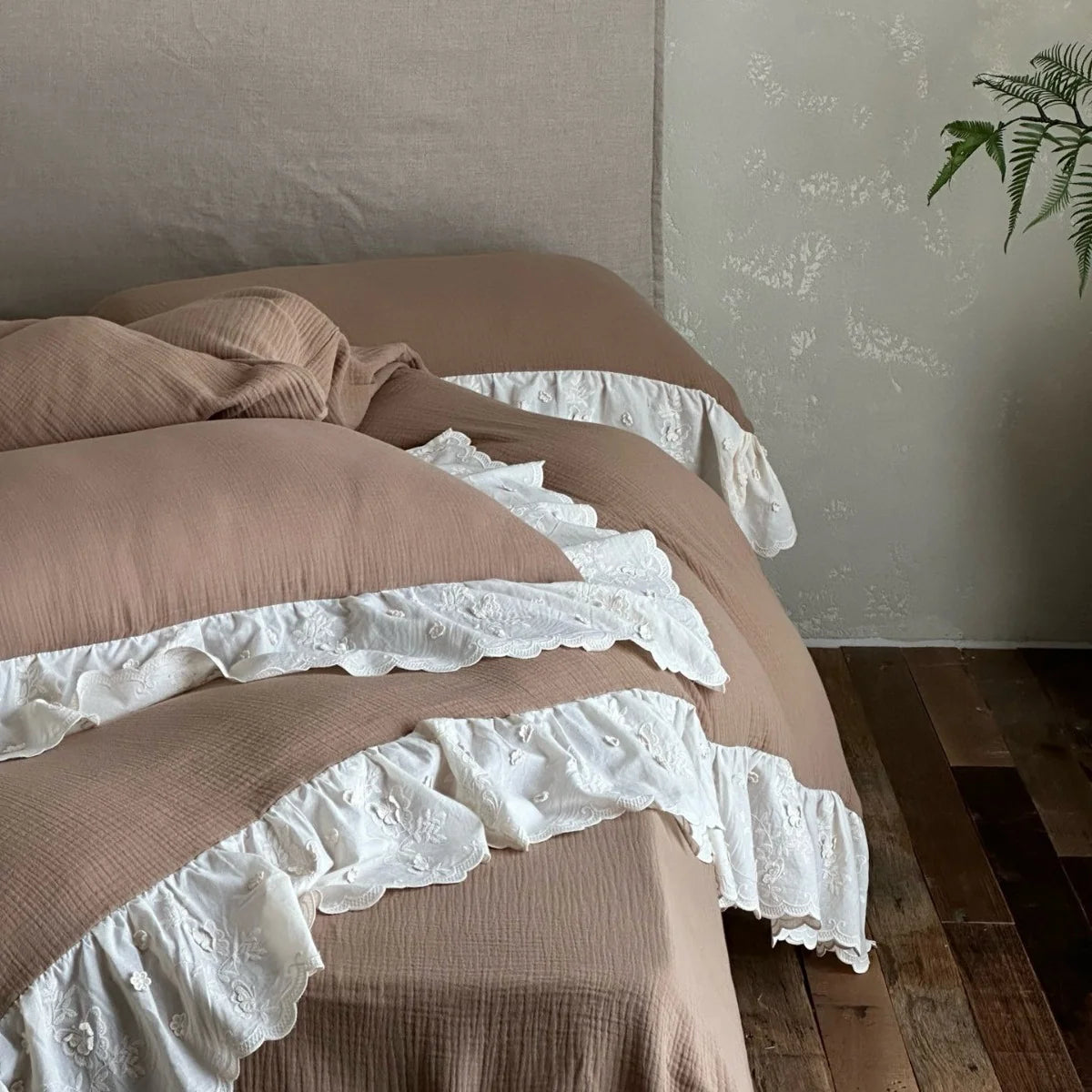 Bedspread 4-Piece Quilted Cotton Gauze Embroidered Ruffles