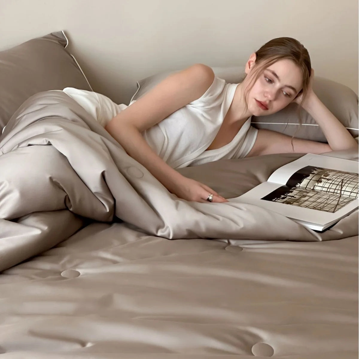 Bedspread Set Quilted Satin Piping & Buttons