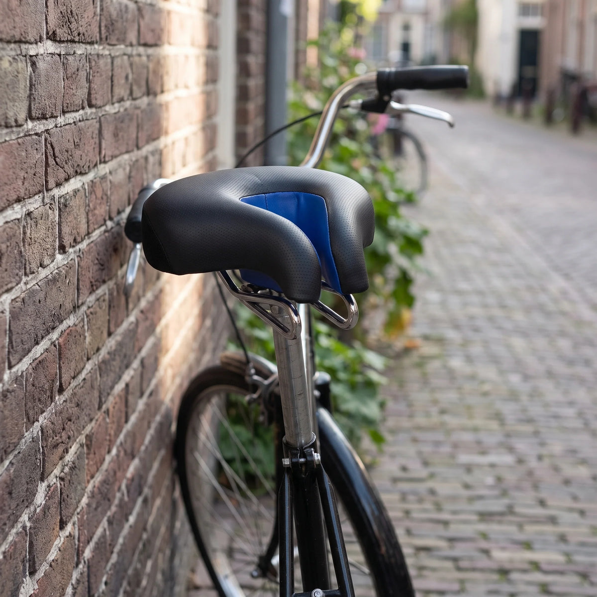 Bike Saddle Nose-Less Pressure-Relieving Foam Universal Mount