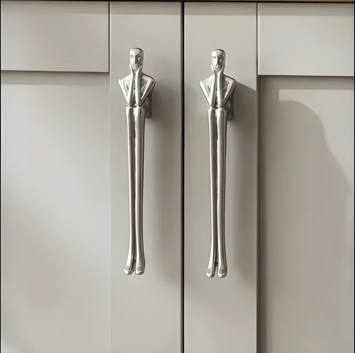 Cabinet Handle Solid Brass Thinker Design