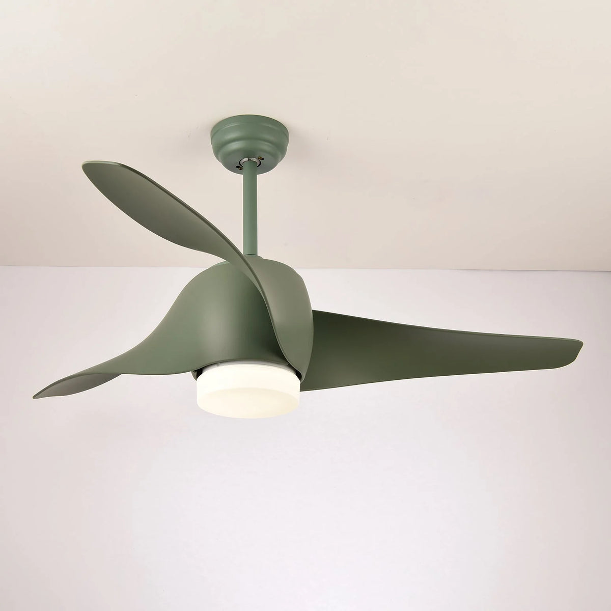Ceiling Fan 52 Inch Integrated LED & Remote Control