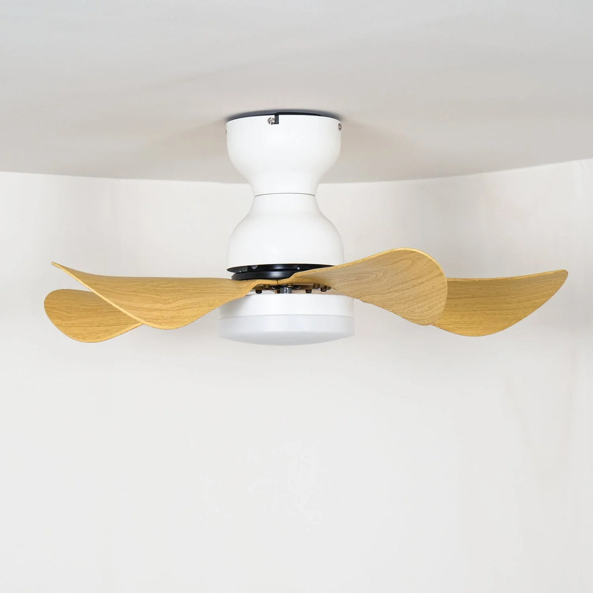 Ceiling Fan Integrated LED & Remote Control Whisper-Quiet Motor