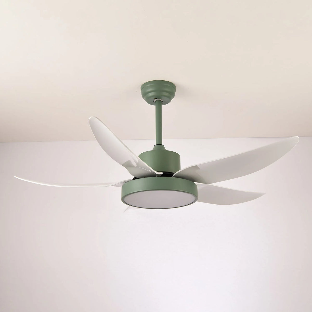 Ceiling Fan Integrated LED Whisper-Quiet 6-Speed Remote
