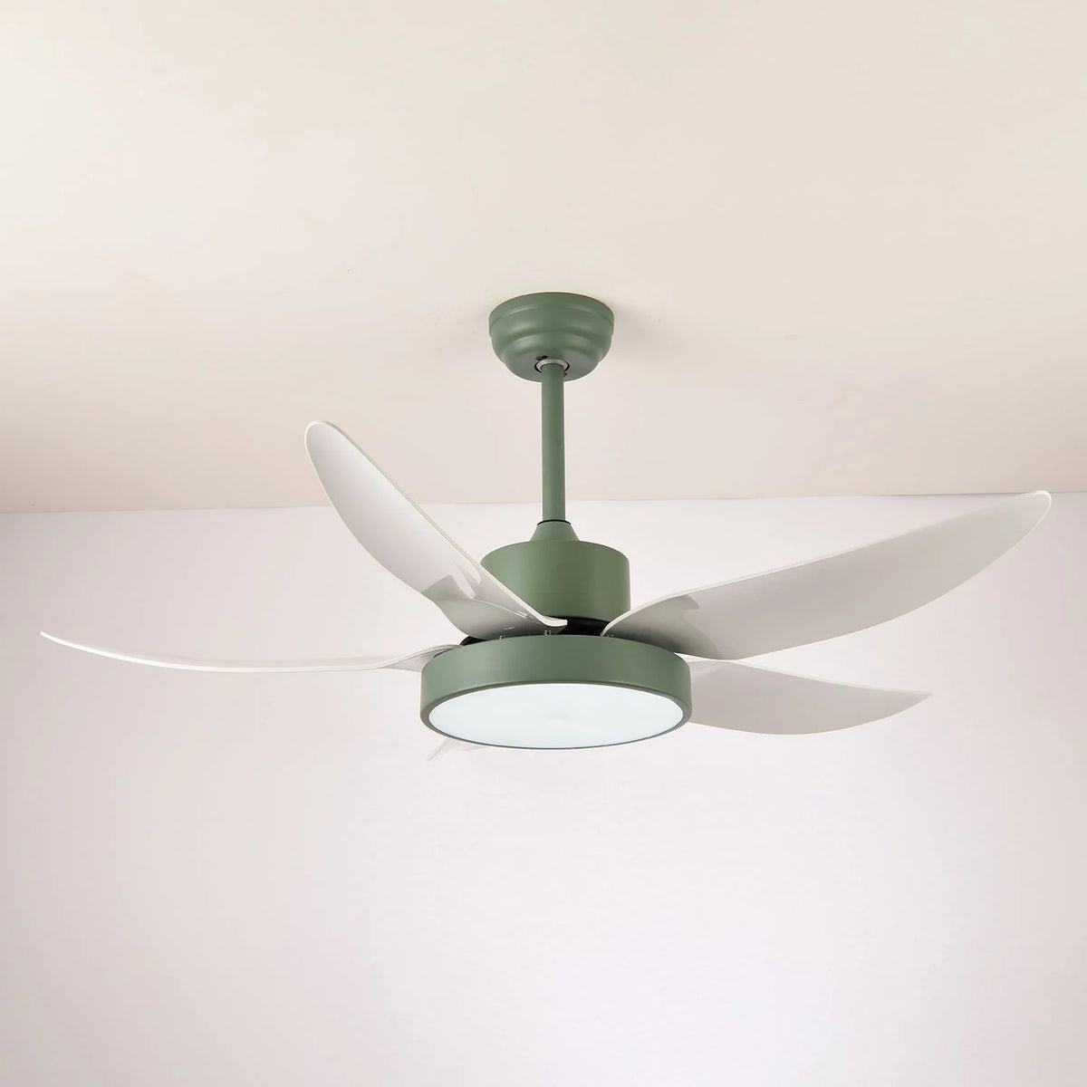 Ceiling Fan Integrated LED Whisper-Quiet 6-Speed Remote