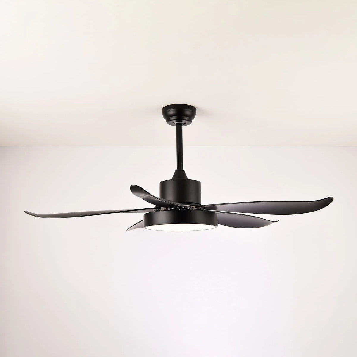 Ceiling Fan Integrated LED Whisper-Quiet 6-Speed Remote