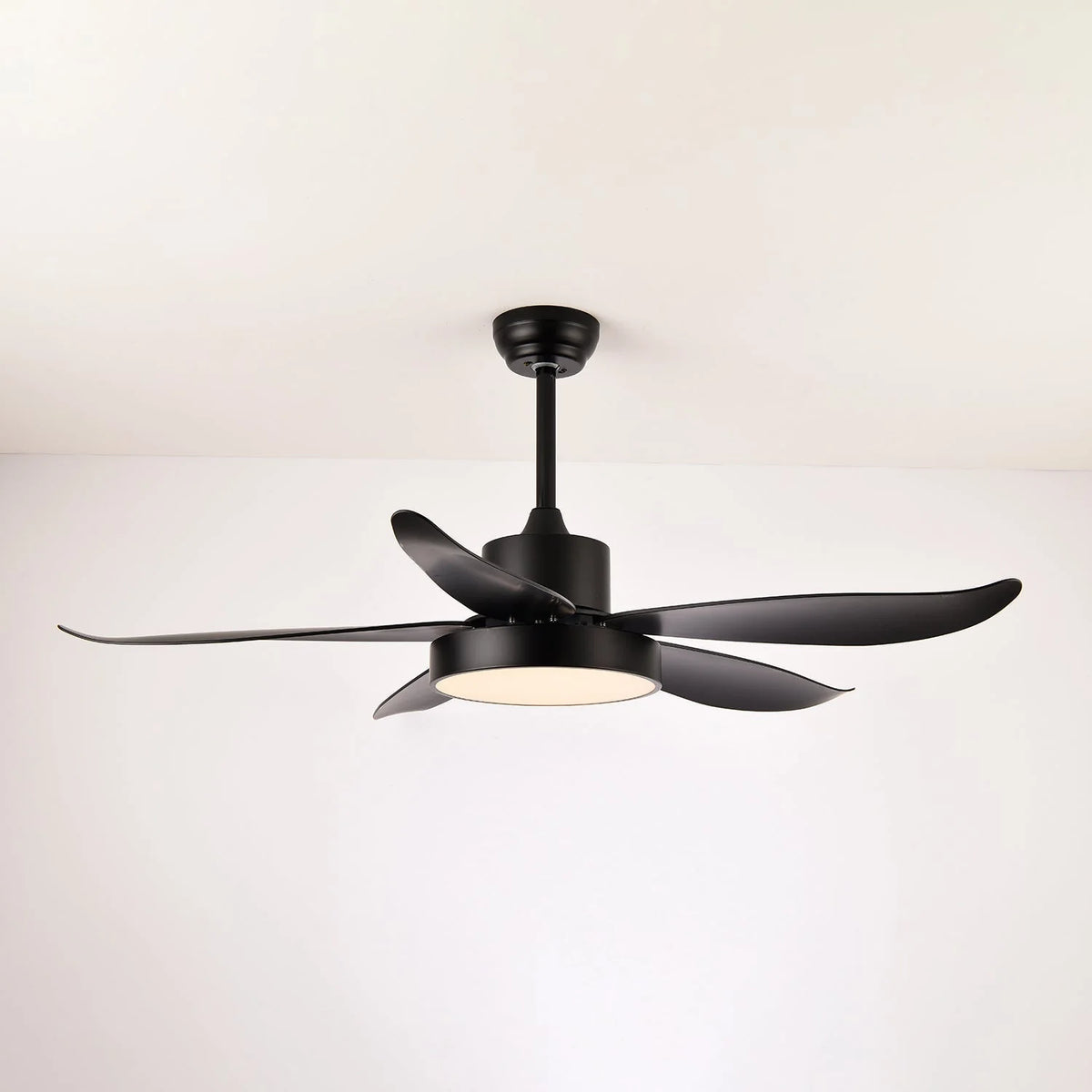 Ceiling Fan Integrated LED Whisper-Quiet 6-Speed Remote