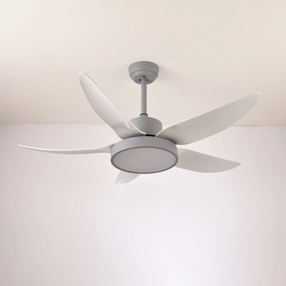 Ceiling Fan Integrated LED Whisper-Quiet 6-Speed Remote