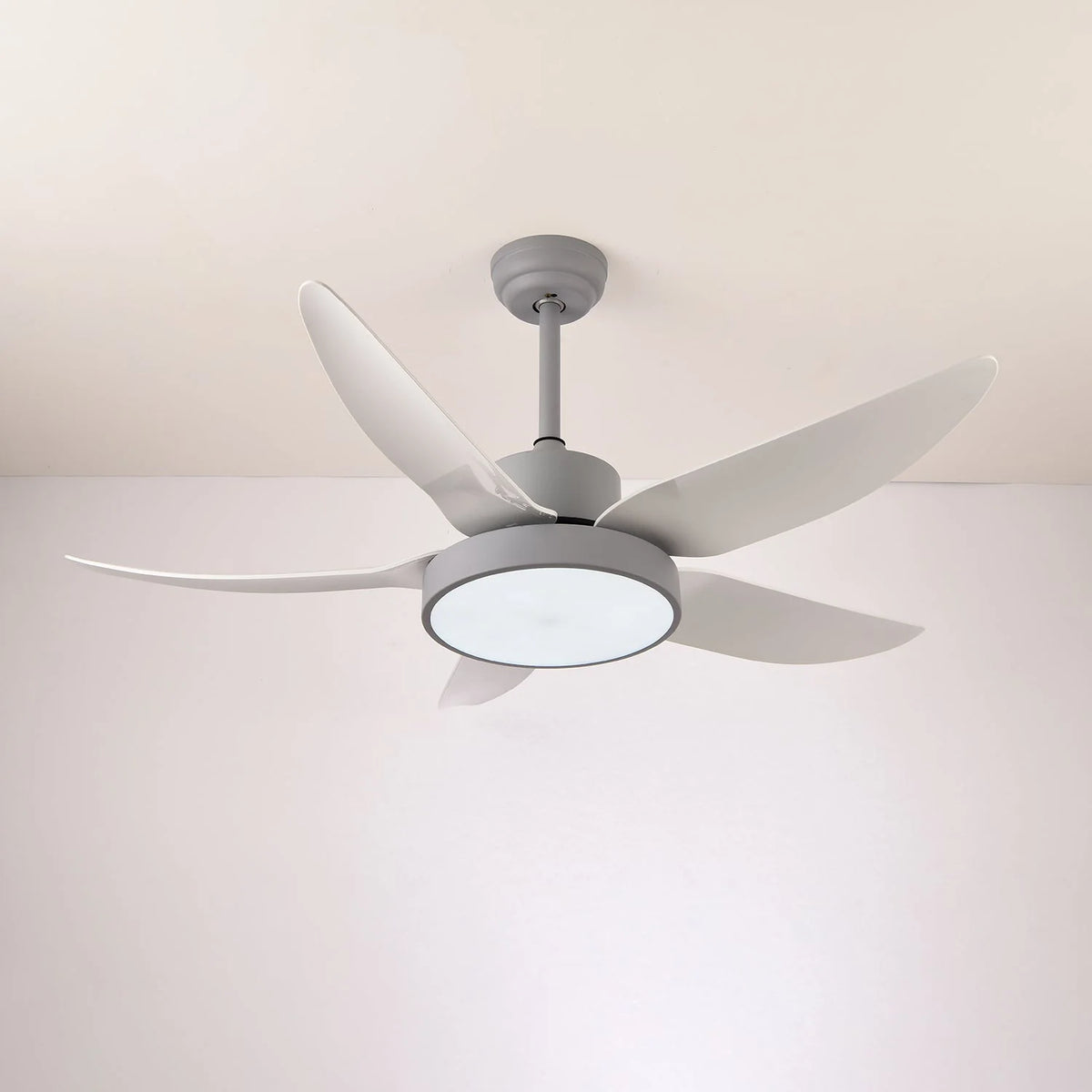 Ceiling Fan Integrated LED Whisper-Quiet 6-Speed Remote