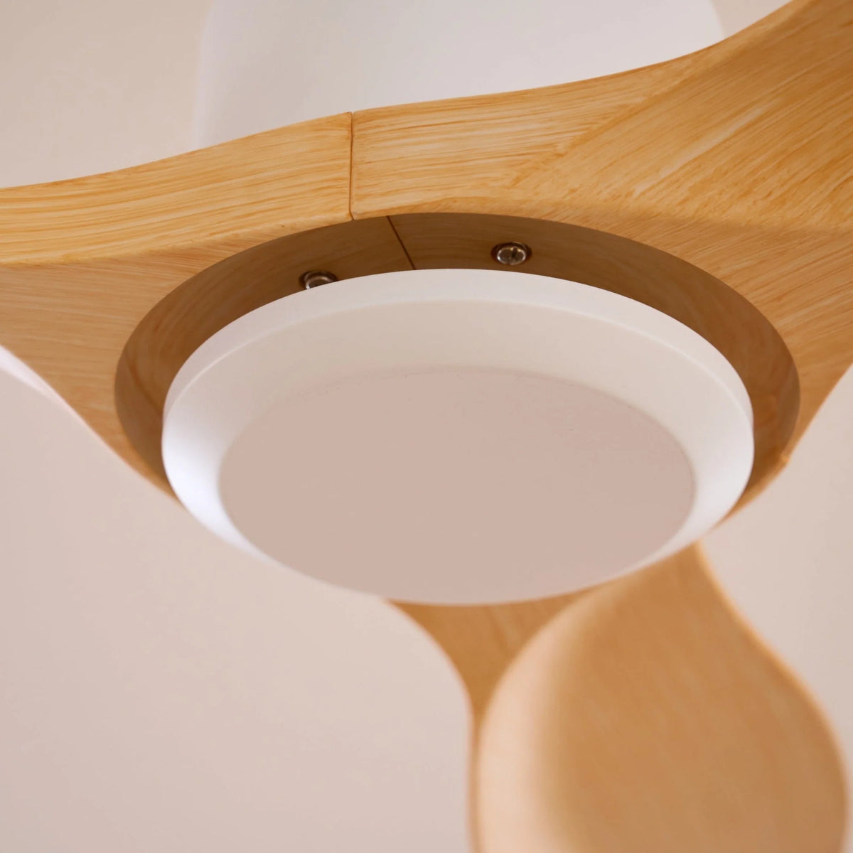 Ceiling Fan Wood Grain Whisper-Quiet Reversible Remote