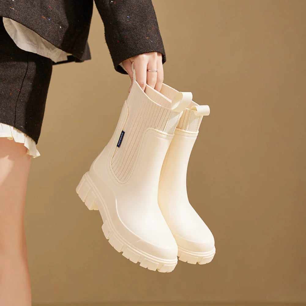 Chelsea Boots Waterproof Slip-On Grippy Tread