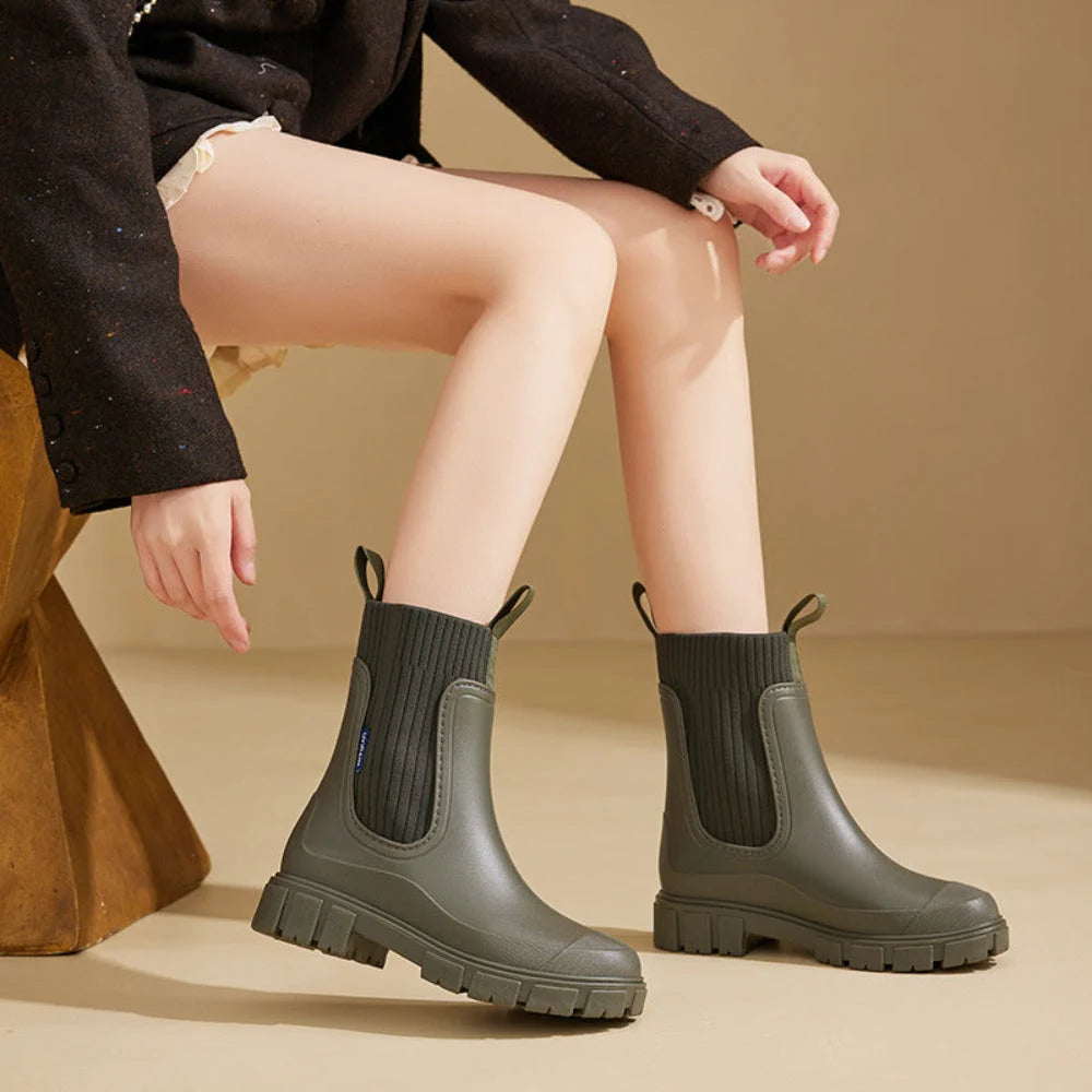 Chelsea Boots Waterproof Slip-On Grippy Tread