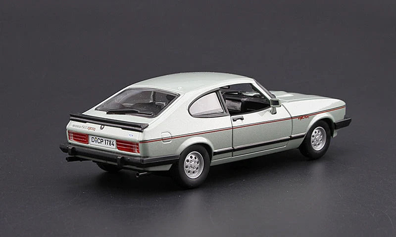 Collectible Car Model 1:24 Scale Alloy Light Green