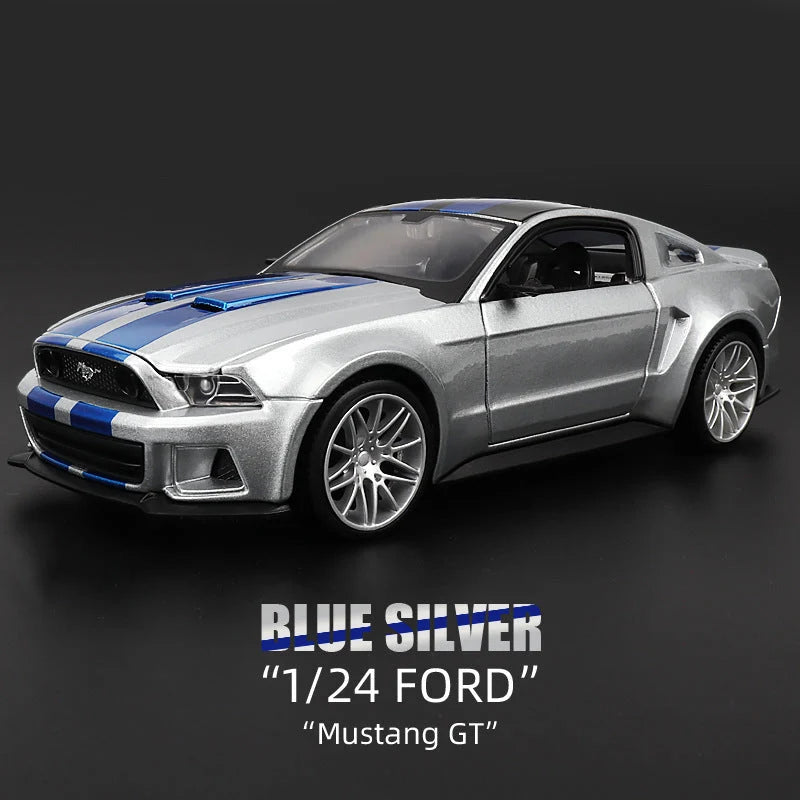 Collectible Car Model 1:24 Scale Alloy Replica