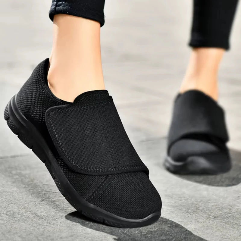 Comfort Shoes Wide Fit Adjustable Closure Shock-Absorbing Sole
